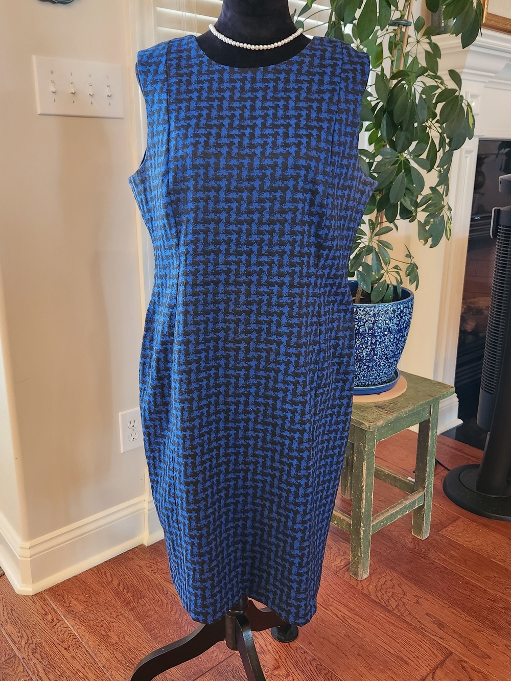 Calvin Klein Navy and Black Patterned Midi Sheath Dress